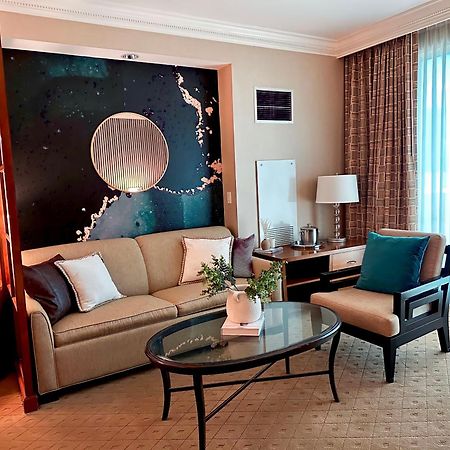 Balcony Full Strip View Suite Mgm Signature Free Valet لاس فيغاس المظهر الخارجي الصورة