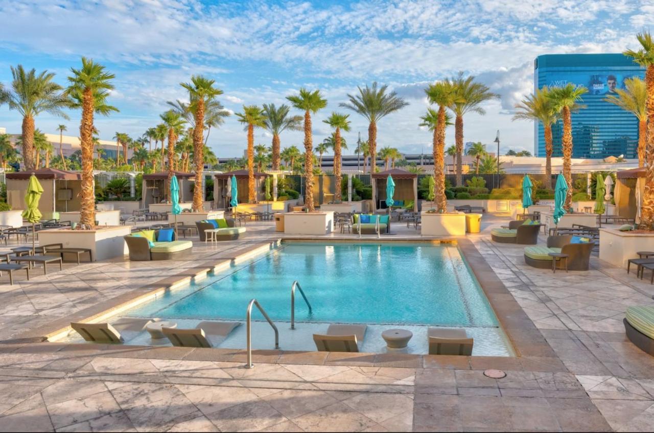 Balcony Full Strip View Suite Mgm Signature Free Valet لاس فيغاس المظهر الخارجي الصورة