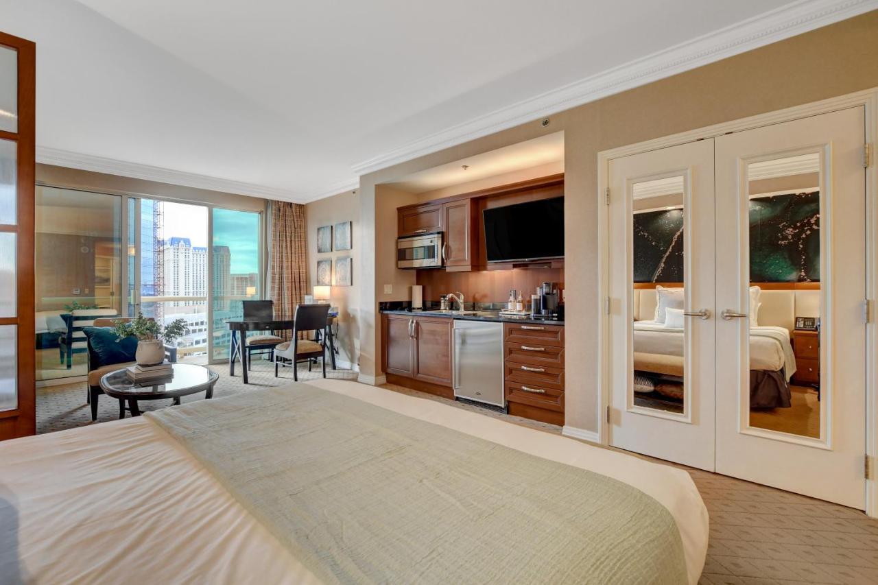 Balcony Full Strip View Suite Mgm Signature Free Valet لاس فيغاس المظهر الخارجي الصورة
