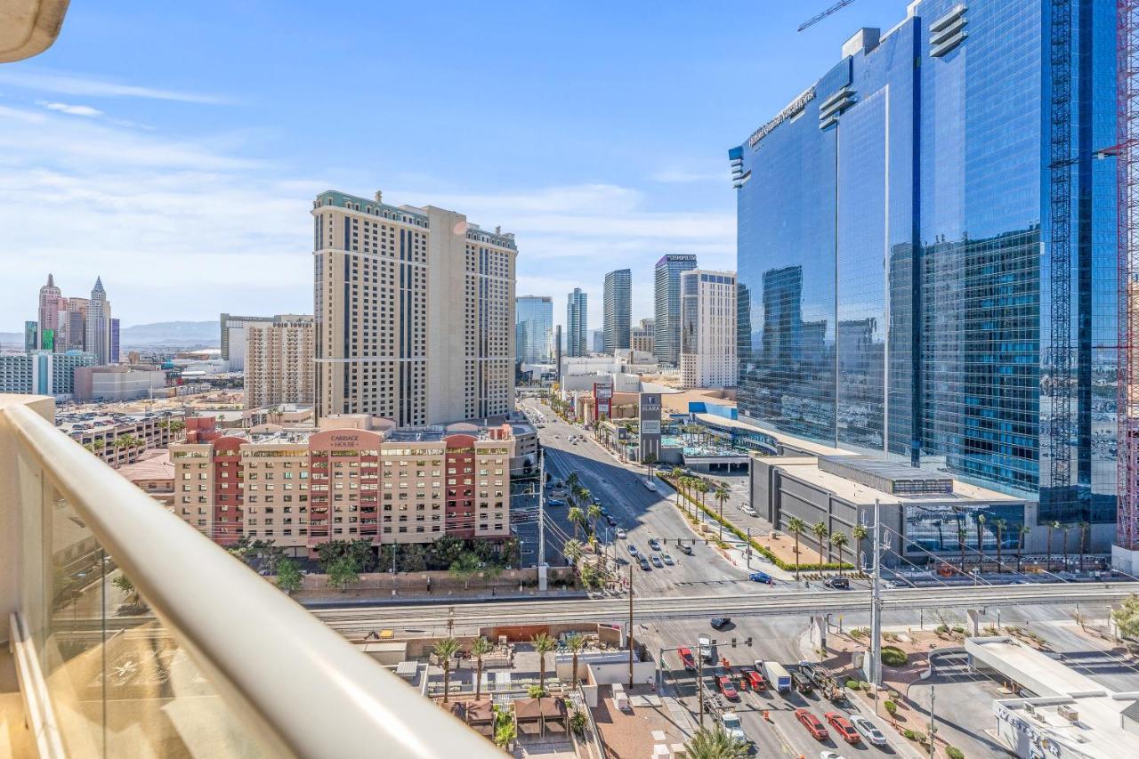 Balcony Full Strip View Suite Mgm Signature Free Valet لاس فيغاس المظهر الخارجي الصورة